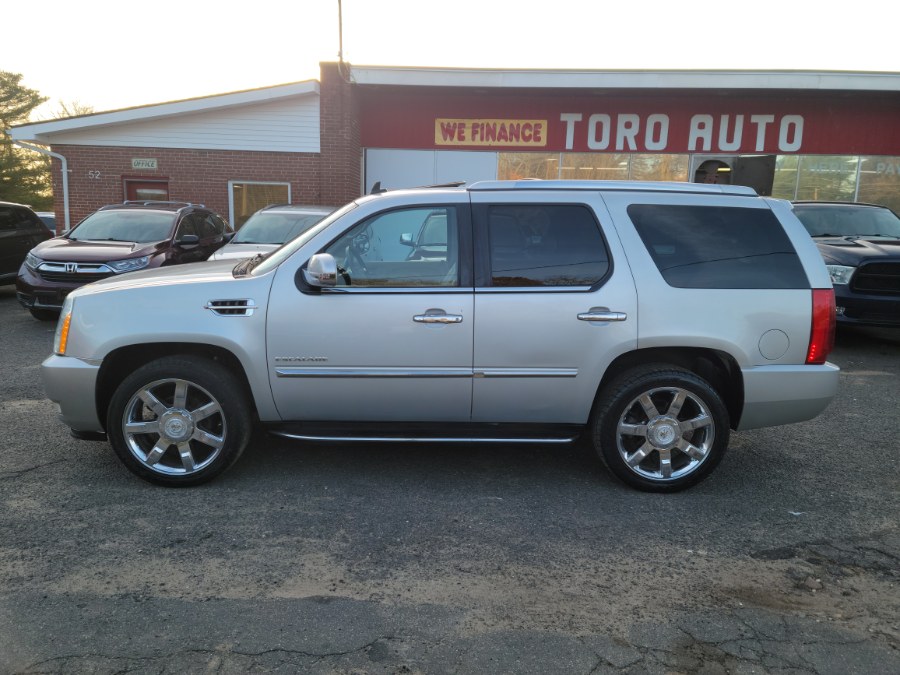 2011 Cadillac Escalade AWD 4dr Luxury, available for sale in East Windsor, Connecticut | Toro Auto. East Windsor, Connecticut 2011 Cadillac Escalade AWD 4dr Luxury, available for sale in East Windsor, Connecticut | Toro Auto. East Windsor, Connecticut