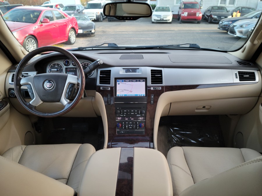 2011 Cadillac Escalade AWD 4dr Luxury, available for sale in East Windsor, Connecticut | Toro Auto. East Windsor, Connecticut 2011 Cadillac Escalade AWD 4dr Luxury, available for sale in East Windsor, Connecticut | Toro Auto. East Windsor, Connecticut