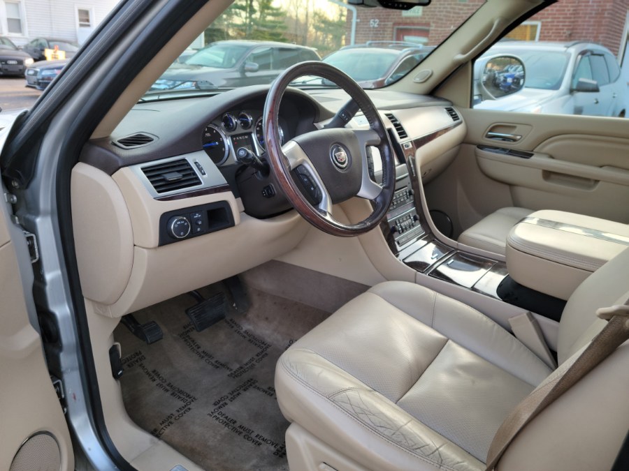 2011 Cadillac Escalade AWD 4dr Luxury, available for sale in East Windsor, Connecticut | Toro Auto. East Windsor, Connecticut 2011 Cadillac Escalade AWD 4dr Luxury, available for sale in East Windsor, Connecticut | Toro Auto. East Windsor, Connecticut