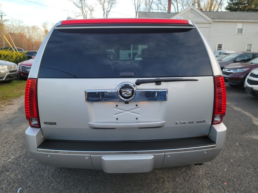 2011 Cadillac Escalade AWD 4dr Luxury, available for sale in East Windsor, Connecticut | Toro Auto. East Windsor, Connecticut 2011 Cadillac Escalade AWD 4dr Luxury, available for sale in East Windsor, Connecticut | Toro Auto. East Windsor, Connecticut