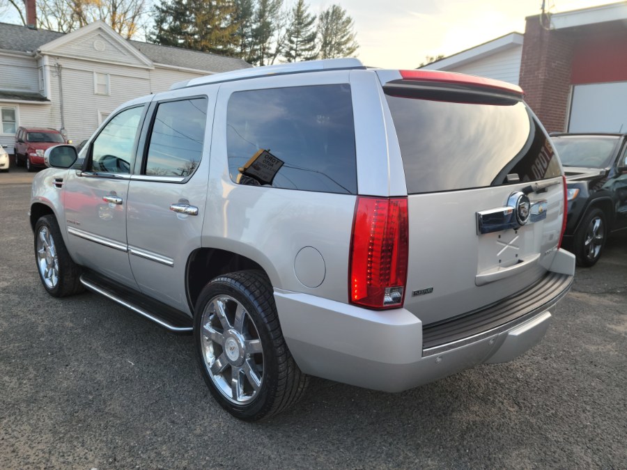 2011 Cadillac Escalade AWD 4dr Luxury, available for sale in East Windsor, Connecticut | Toro Auto. East Windsor, Connecticut 2011 Cadillac Escalade AWD 4dr Luxury, available for sale in East Windsor, Connecticut | Toro Auto. East Windsor, Connecticut