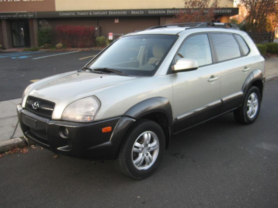 2007 Hyundai Tucson SE 4dr SUV 4WD, available for sale in Massapequa, New York | Rite Choice Auto Inc.. Massapequa, New York