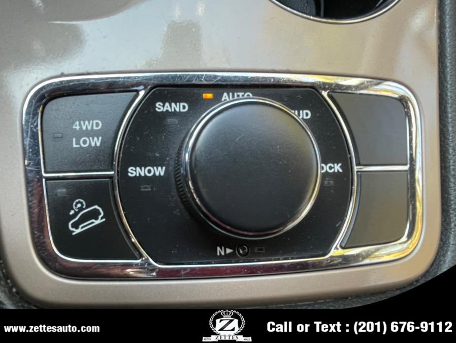 2015 Jeep Grand Cherokee 4WD 4dr Limited, available for sale in Jersey City, New Jersey | Zettes Auto Mall. Jersey City, New Jersey 2015 Jeep Grand Cherokee 4WD 4dr Limited, available for sale in Jersey City, New Jersey | Zettes Auto Mall. Jersey City, New Jersey