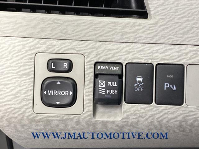 2013 Toyota Sienna 5dr 7-Pass Van V6 XLE AWD, available for sale in Naugatuck, Connecticut | J&M Automotive Sls&Svc LLC. Naugatuck, Connecticut 2013 Toyota Sienna 5dr 7-Pass Van V6 XLE AWD, available for sale in Naugatuck, Connecticut | J&M Automotive Sls&Svc LLC. Naugatuck, Connecticut