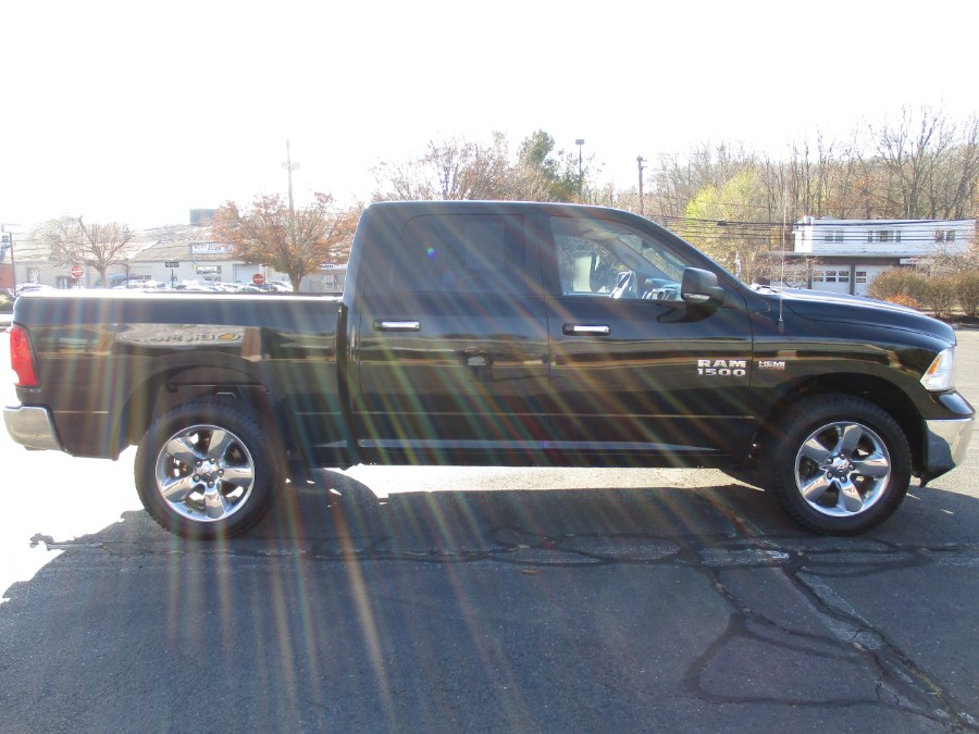 Used Ram 1500 4WD Crew Cab 140.5" Big Horn 2016 | Universal Motors LLC. New Britain, Connecticut Used Ram 1500 4WD Crew Cab 140.5" Big Horn 2016 | Universal Motors LLC. New Britain, Connecticut