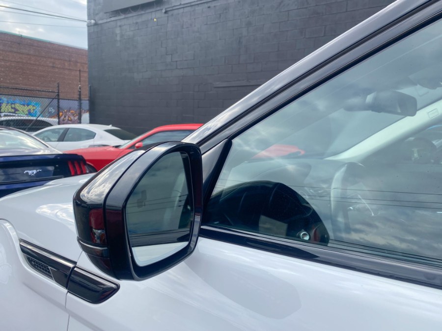 Used Land Rover Range Rover Evoque 5 Door SE Premium 2019 | RT Auto Center LLC. Newark, New Jersey Used Land Rover Range Rover Evoque 5 Door SE Premium 2019 | RT Auto Center LLC. Newark, New Jersey