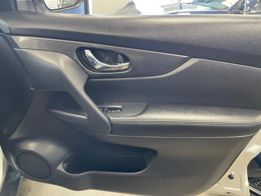 2019 Nissan Rogue FWD SV, available for sale in Inwood, New York | 5 Towns Drive. Inwood, New York 2019 Nissan Rogue FWD SV, available for sale in Inwood, New York | 5 Towns Drive. Inwood, New York