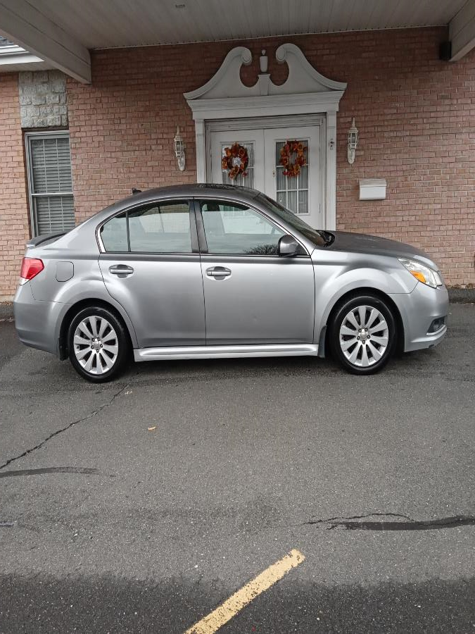 Used Subaru Legacy 4dr Sdn H6 Auto 3.6R Ltd Pwr Moon 2011 | Supreme Automotive. New Britain, Connecticut Used Subaru Legacy 4dr Sdn H6 Auto 3.6R Ltd Pwr Moon 2011 | Supreme Automotive. New Britain, Connecticut