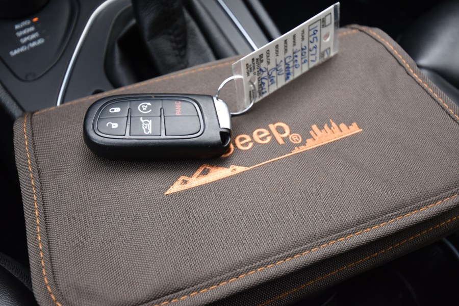 Used Jeep Cherokee Latitude Plus 4x4 2019 | Highline Car Connection. Waterbury, Connecticut Used Jeep Cherokee Latitude Plus 4x4 2019 | Highline Car Connection. Waterbury, Connecticut