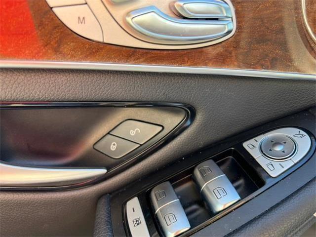 2017 Mercedes-benz Glc GLC 300, available for sale in Stratford, Connecticut | Wiz Leasing Inc. Stratford, Connecticut 2017 Mercedes-benz Glc GLC 300, available for sale in Stratford, Connecticut | Wiz Leasing Inc. Stratford, Connecticut
