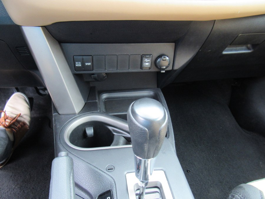 2016 Toyota RAV4 FWD 4dr XLE (Natl), available for sale in San Francisco de Macoris Rd, Dominican Republic | Hilario Auto Import. San Francisco de Macoris Rd, Dominican Republic 2016 Toyota RAV4 FWD 4dr XLE (Natl), available for sale in San Francisco de Macoris Rd, Dominican Republic | Hilario Auto Import. San Francisco de Macoris Rd, Dominican Republic