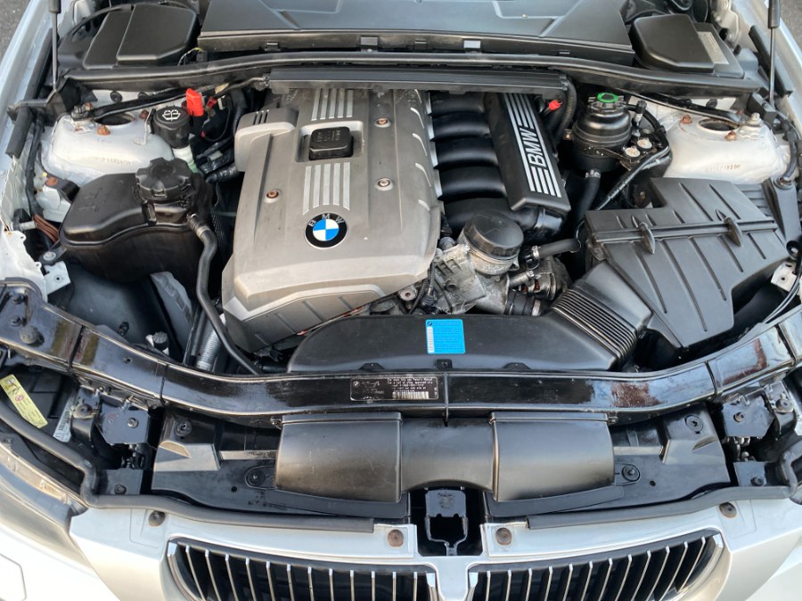 2006 BMW 3 Series 330xi 4dr Sdn AWD, available for sale in Middle Village, New York | Middle Village Motors . Middle Village, New York 2006 BMW 3 Series 330xi 4dr Sdn AWD, available for sale in Middle Village, New York | Middle Village Motors . Middle Village, New York