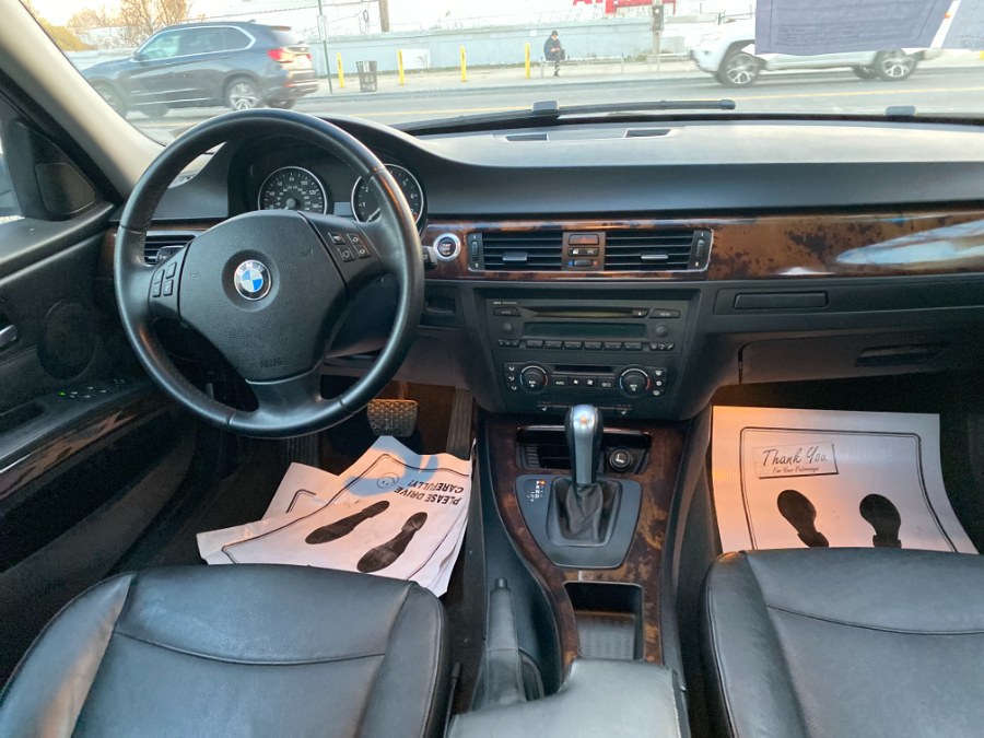 2006 BMW 3 Series 330xi 4dr Sdn AWD, available for sale in Middle Village, New York | Middle Village Motors . Middle Village, New York 2006 BMW 3 Series 330xi 4dr Sdn AWD, available for sale in Middle Village, New York | Middle Village Motors . Middle Village, New York