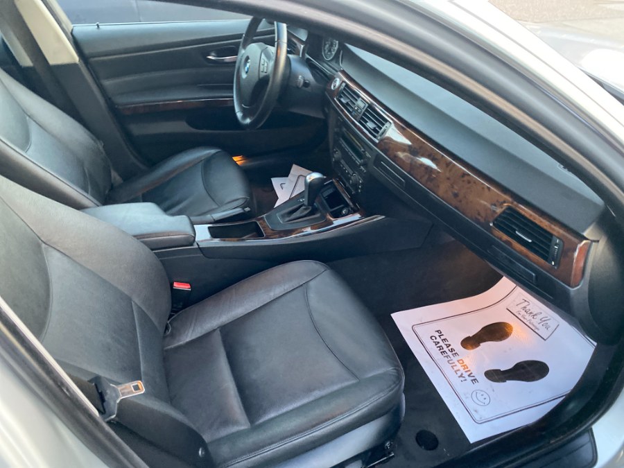 2006 BMW 3 Series 330xi 4dr Sdn AWD, available for sale in Middle Village, New York | Middle Village Motors . Middle Village, New York 2006 BMW 3 Series 330xi 4dr Sdn AWD, available for sale in Middle Village, New York | Middle Village Motors . Middle Village, New York
