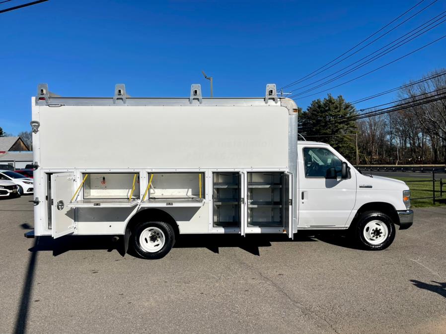 2016 Ford Econoline Commercial Cutaway E-450 Super Duty 176" DRW, available for sale in South Windsor, Connecticut | Mike And Tony Auto Sales, Inc. South Windsor, Connecticut 2016 Ford Econoline Commercial Cutaway E-450 Super Duty 176" DRW, available for sale in South Windsor, Connecticut | Mike And Tony Auto Sales, Inc. South Windsor, Connecticut