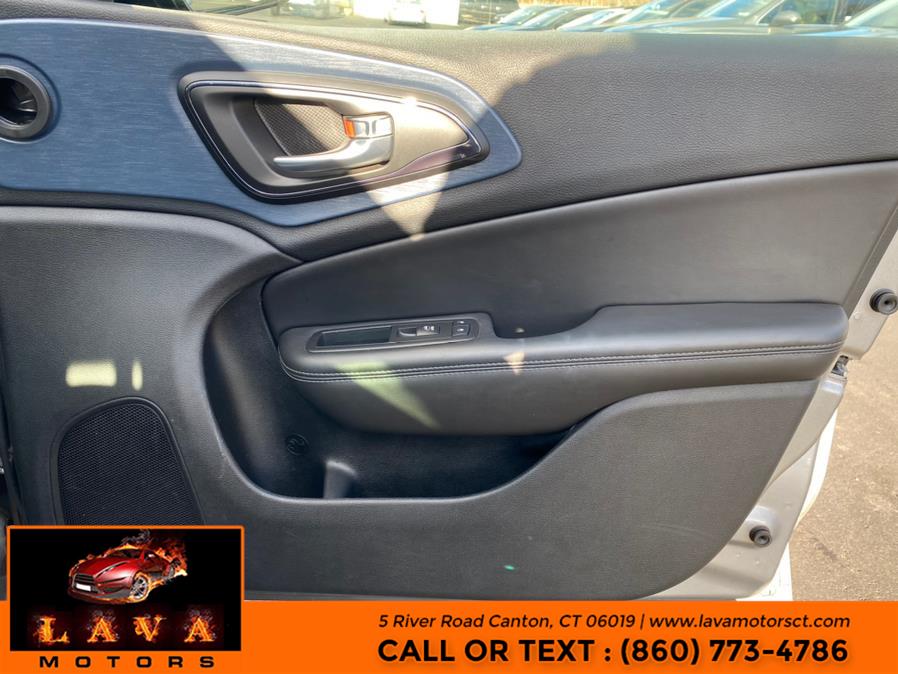 2015 Chrysler 200 4dr Sdn S AWD, available for sale in Canton, Connecticut | Lava Motors. Canton, Connecticut 2015 Chrysler 200 4dr Sdn S AWD, available for sale in Canton, Connecticut | Lava Motors. Canton, Connecticut
