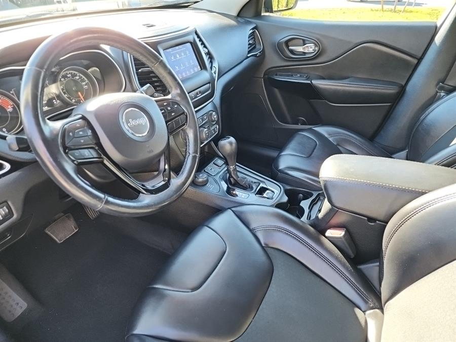 2019 Jeep Cherokee Latitude Plus 4x4, available for sale in Islip, New York | L.I. Auto Gallery. Islip, New York 2019 Jeep Cherokee Latitude Plus 4x4, available for sale in Islip, New York | L.I. Auto Gallery. Islip, New York