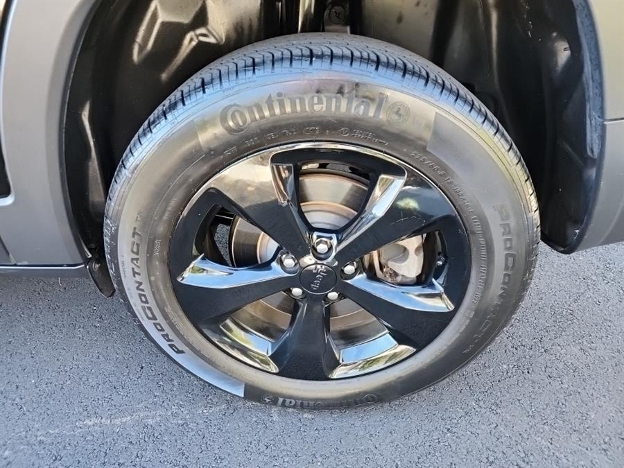 2019 Jeep Cherokee Latitude Plus 4x4, available for sale in Islip, New York | L.I. Auto Gallery. Islip, New York 2019 Jeep Cherokee Latitude Plus 4x4, available for sale in Islip, New York | L.I. Auto Gallery. Islip, New York