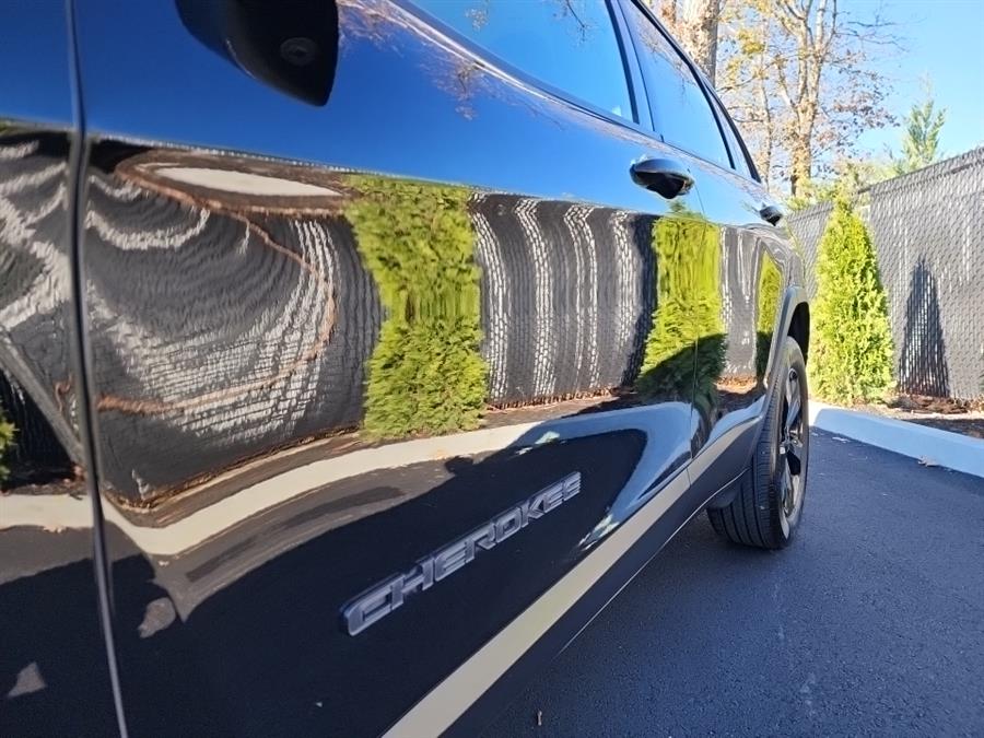 2019 Jeep Cherokee Latitude Plus 4x4, available for sale in Islip, New York | L.I. Auto Gallery. Islip, New York 2019 Jeep Cherokee Latitude Plus 4x4, available for sale in Islip, New York | L.I. Auto Gallery. Islip, New York