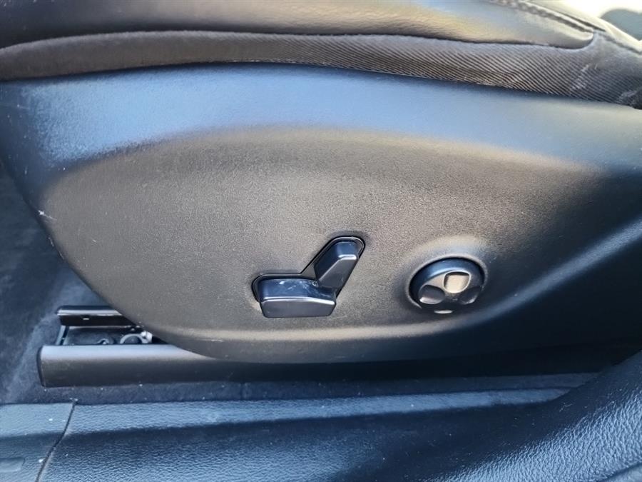 2019 Jeep Cherokee Latitude Plus 4x4, available for sale in Islip, New York | L.I. Auto Gallery. Islip, New York 2019 Jeep Cherokee Latitude Plus 4x4, available for sale in Islip, New York | L.I. Auto Gallery. Islip, New York