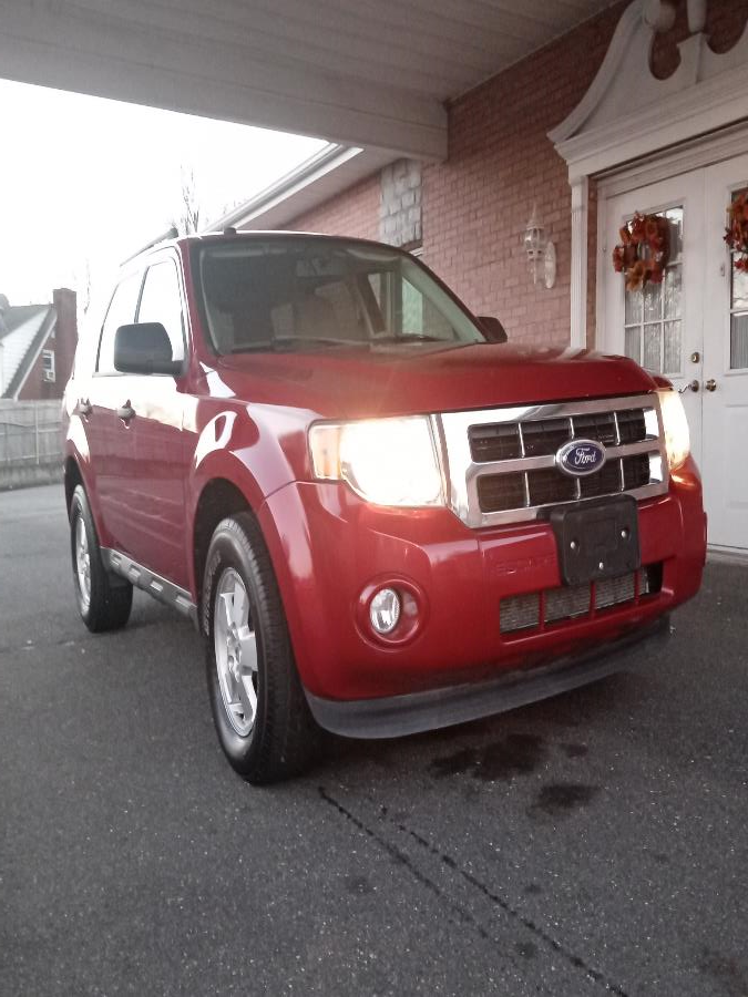 2011 Ford Escape 4WD 4dr XLT, available for sale in New Britain, Connecticut | Supreme Automotive. New Britain, Connecticut