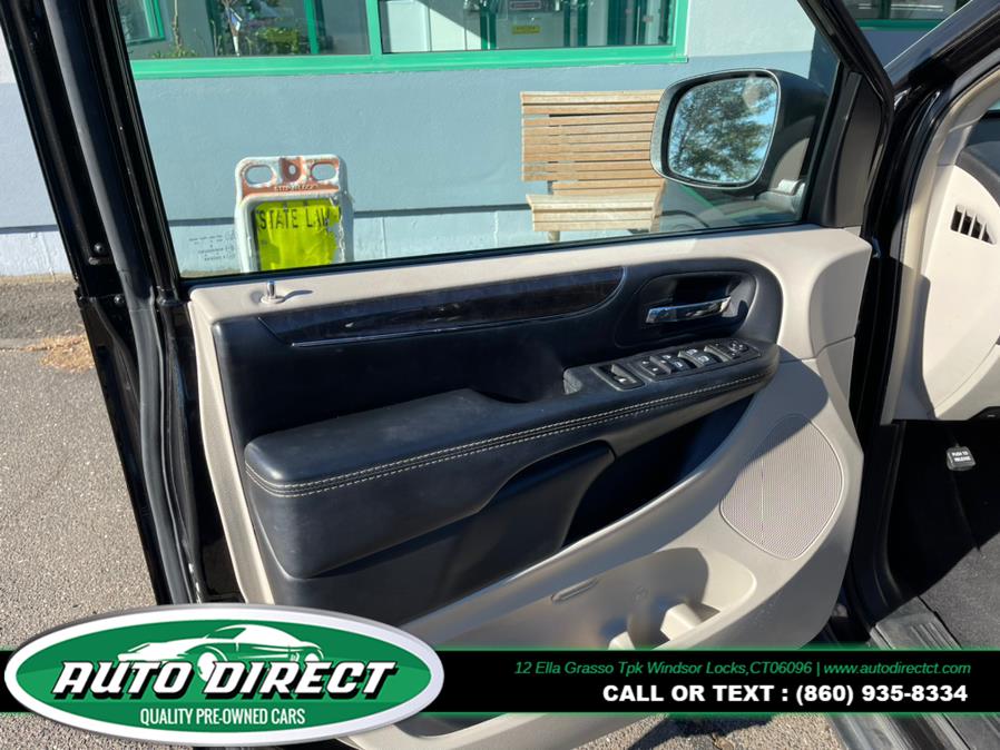 Used Chrysler Town & Country 4dr Wgn Touring 2015 | Auto Direct LLC. Windsor Locks, Connecticut Used Chrysler Town & Country 4dr Wgn Touring 2015 | Auto Direct LLC. Windsor Locks, Connecticut