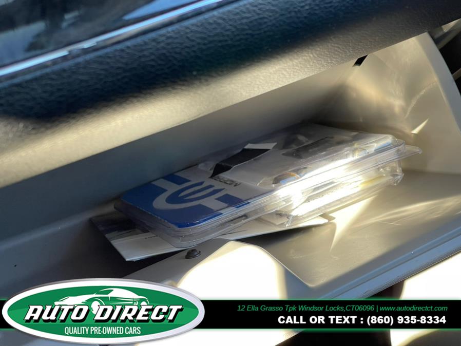 Used Chrysler Town & Country 4dr Wgn Touring 2015 | Auto Direct LLC. Windsor Locks, Connecticut Used Chrysler Town & Country 4dr Wgn Touring 2015 | Auto Direct LLC. Windsor Locks, Connecticut