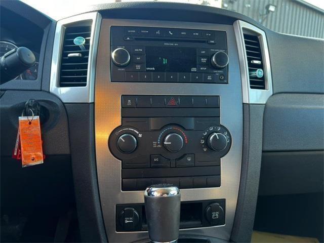 Used Jeep Grand Cherokee Laredo 2010 | Wiz Leasing Inc. Stratford, Connecticut Used Jeep Grand Cherokee Laredo 2010 | Wiz Leasing Inc. Stratford, Connecticut