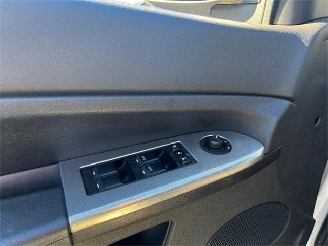Used Jeep Grand Cherokee Laredo 2010 | Wiz Leasing Inc. Stratford, Connecticut Used Jeep Grand Cherokee Laredo 2010 | Wiz Leasing Inc. Stratford, Connecticut