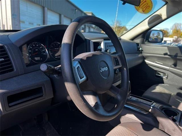 Used Jeep Grand Cherokee Laredo 2010 | Wiz Leasing Inc. Stratford, Connecticut Used Jeep Grand Cherokee Laredo 2010 | Wiz Leasing Inc. Stratford, Connecticut