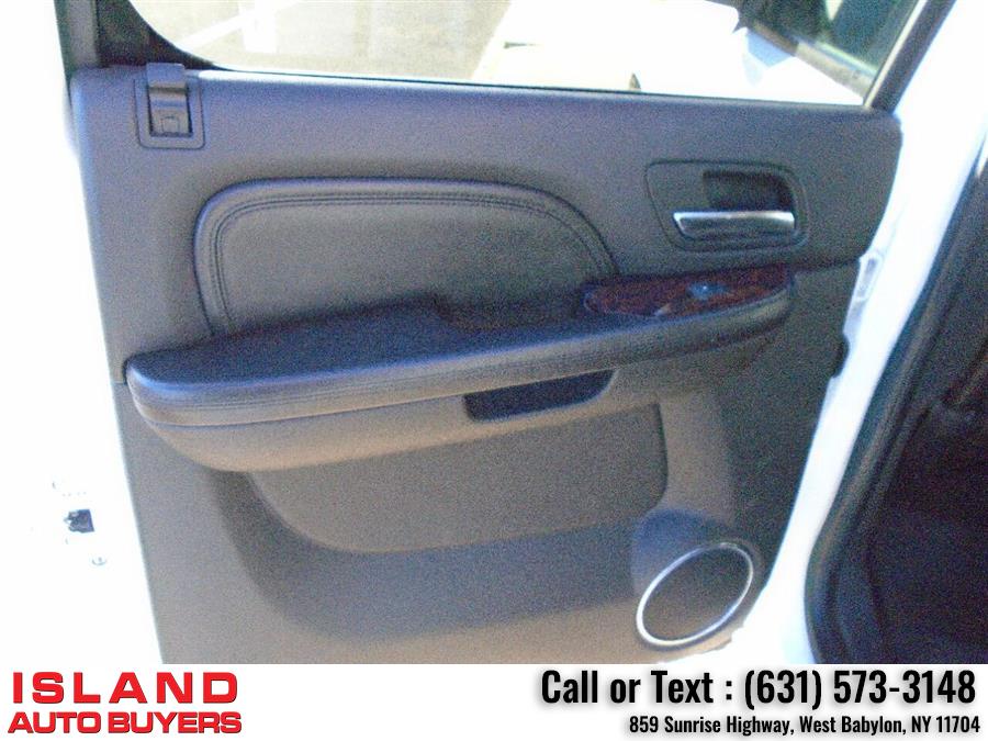 2008 GMC Sierra 1500 Denali 4WD 4dr Crew Cab 5.8 ft. SB, available for sale in West Babylon, New York | Island Auto Buyers. West Babylon, New York 2008 GMC Sierra 1500 Denali 4WD 4dr Crew Cab 5.8 ft. SB, available for sale in West Babylon, New York | Island Auto Buyers. West Babylon, New York