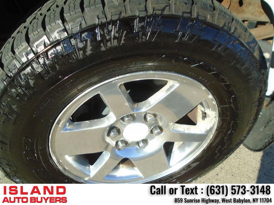 2008 GMC Sierra 1500 Denali 4WD 4dr Crew Cab 5.8 ft. SB, available for sale in West Babylon, New York | Island Auto Buyers. West Babylon, New York 2008 GMC Sierra 1500 Denali 4WD 4dr Crew Cab 5.8 ft. SB, available for sale in West Babylon, New York | Island Auto Buyers. West Babylon, New York