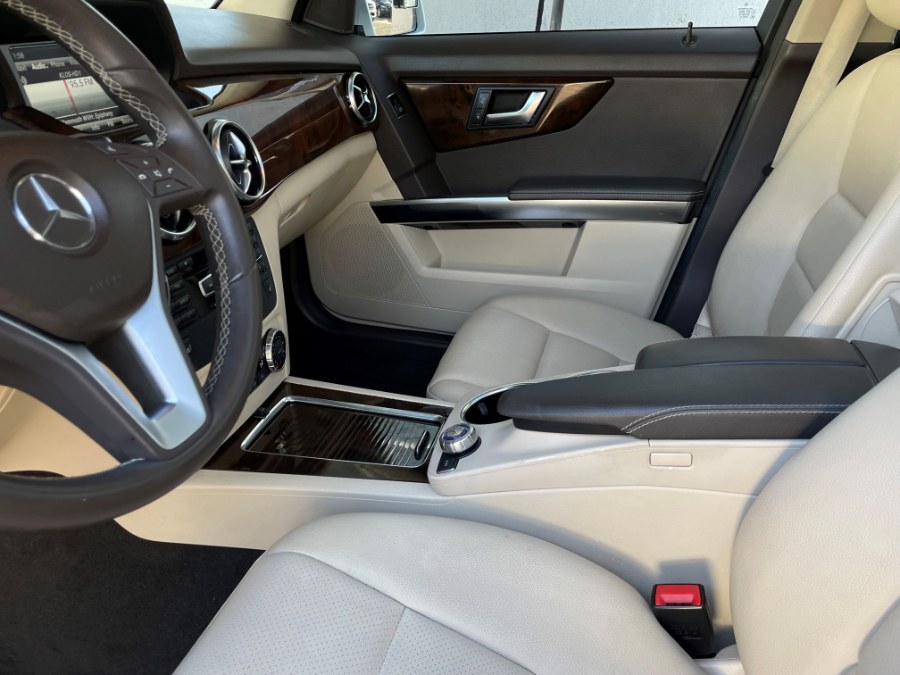2013 Mercedes-Benz GLK-Class RWD 4dr GLK 350, available for sale in Corona, California | Green Light Auto. Corona, California 2013 Mercedes-Benz GLK-Class RWD 4dr GLK 350, available for sale in Corona, California | Green Light Auto. Corona, California