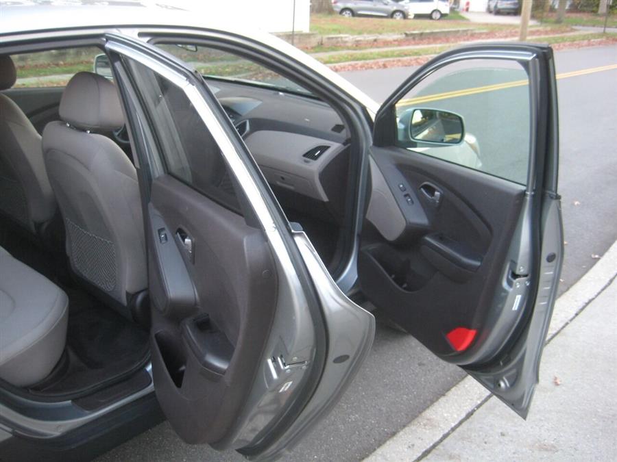 2014 Hyundai Tucson GLS AWD 4dr SUV, available for sale in Massapequa, New York | Rite Choice Auto Inc.. Massapequa, New York 2014 Hyundai Tucson GLS AWD 4dr SUV, available for sale in Massapequa, New York | Rite Choice Auto Inc.. Massapequa, New York