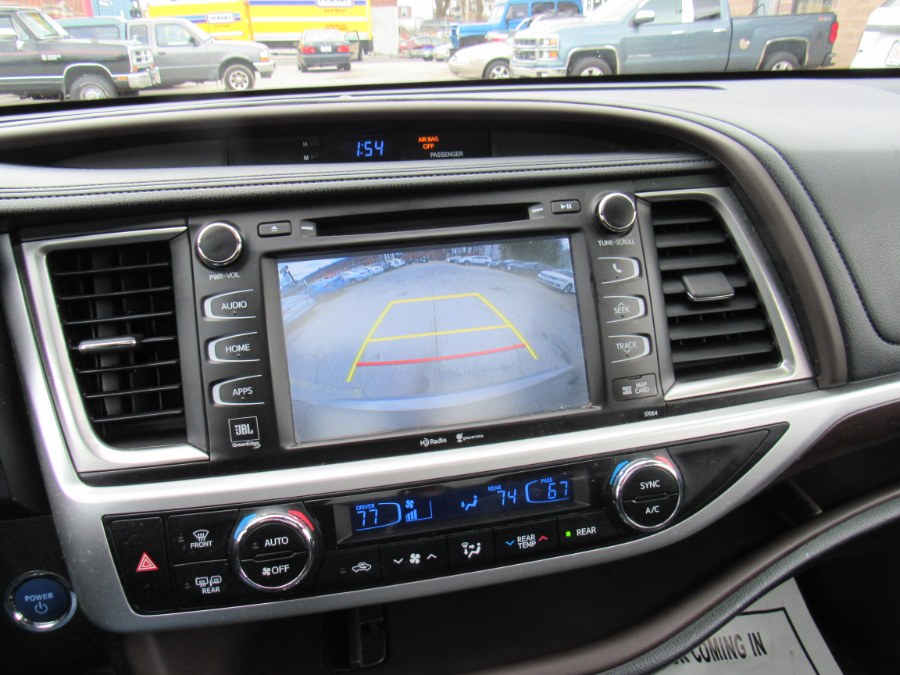Used Toyota Highlander Hybrid Limited Platinum 2015 | Hilario's Auto Sales Inc.. Worcester, Massachusetts Used Toyota Highlander Hybrid Limited Platinum 2015 | Hilario's Auto Sales Inc.. Worcester, Massachusetts