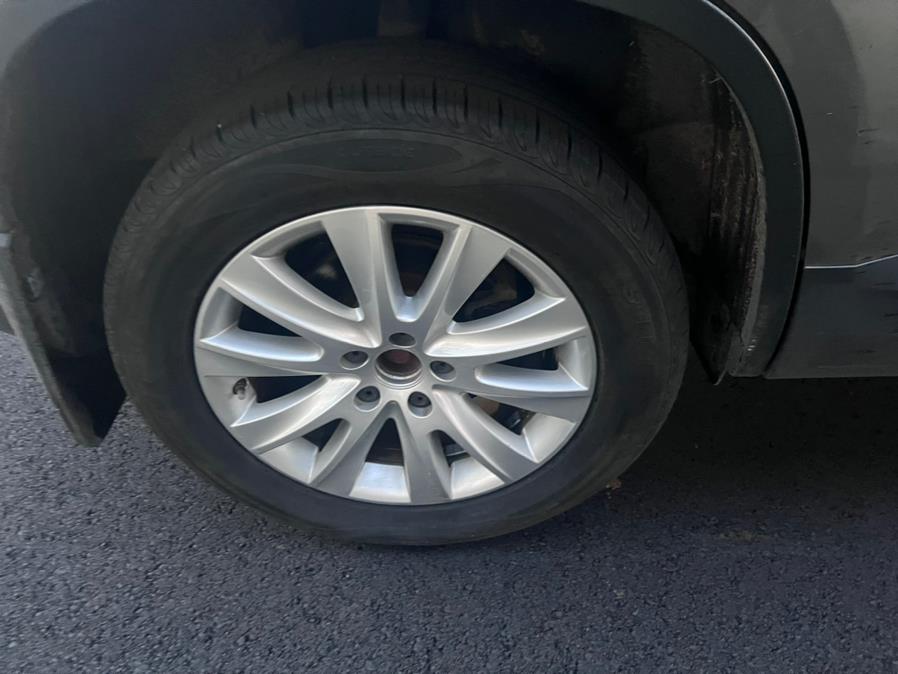 2009 Volkswagen Tiguan AWD 4dr SE, available for sale in Revere, Massachusetts | Wonderland Auto. Revere, Massachusetts 2009 Volkswagen Tiguan AWD 4dr SE, available for sale in Revere, Massachusetts | Wonderland Auto. Revere, Massachusetts