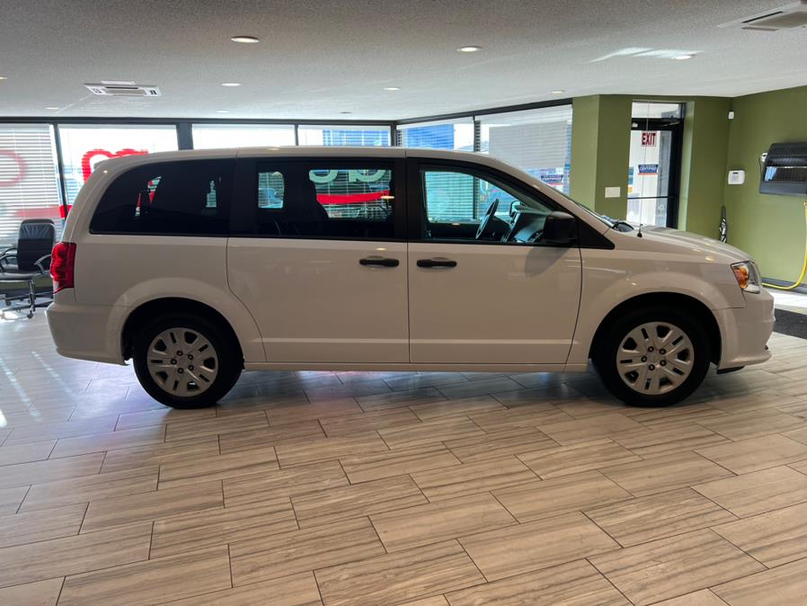 2019 Dodge Grand Caravan SE Wagon, available for sale in West Hartford, Connecticut | AutoMax. West Hartford, Connecticut 2019 Dodge Grand Caravan SE Wagon, available for sale in West Hartford, Connecticut | AutoMax. West Hartford, Connecticut