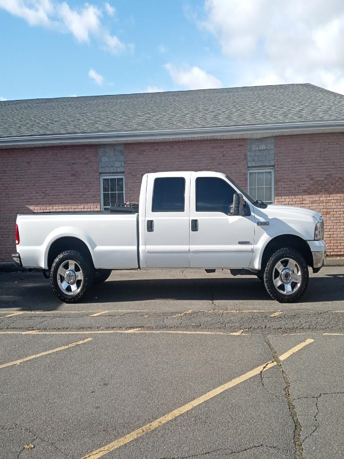2006 Ford Super Duty F-250 Crew Cab 172" XLT 4WD, available for sale in New Britain, Connecticut | Supreme Automotive. New Britain, Connecticut 2006 Ford Super Duty F-250 Crew Cab 172" XLT 4WD, available for sale in New Britain, Connecticut | Supreme Automotive. New Britain, Connecticut
