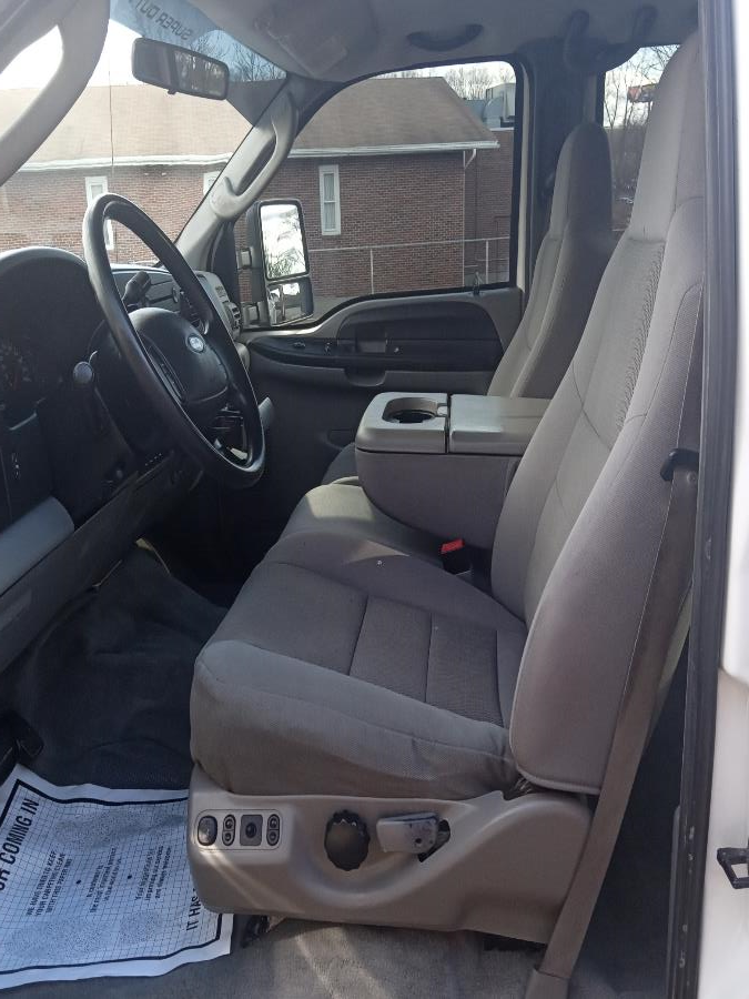 2006 Ford Super Duty F-250 Crew Cab 172" XLT 4WD, available for sale in New Britain, Connecticut | Supreme Automotive. New Britain, Connecticut 2006 Ford Super Duty F-250 Crew Cab 172" XLT 4WD, available for sale in New Britain, Connecticut | Supreme Automotive. New Britain, Connecticut