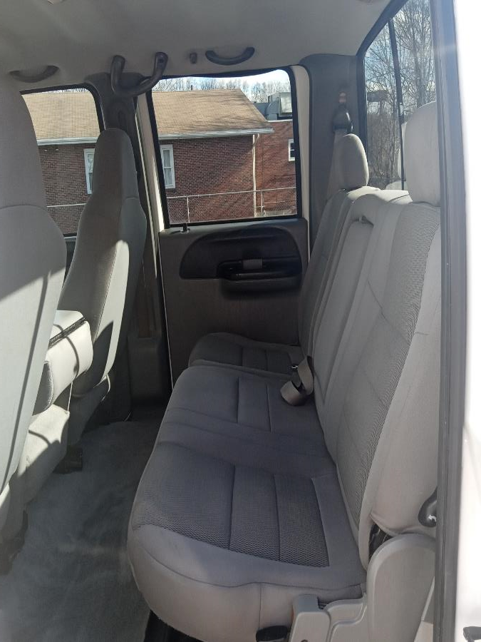 2006 Ford Super Duty F-250 Crew Cab 172" XLT 4WD, available for sale in New Britain, Connecticut | Supreme Automotive. New Britain, Connecticut 2006 Ford Super Duty F-250 Crew Cab 172" XLT 4WD, available for sale in New Britain, Connecticut | Supreme Automotive. New Britain, Connecticut