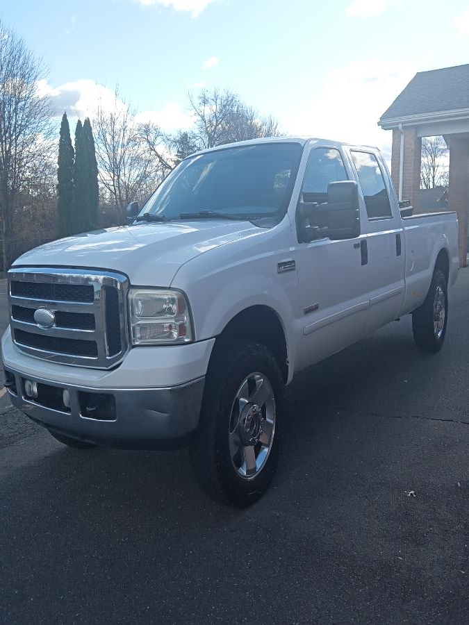 2006 Ford Super Duty F-250 Crew Cab 172" XLT 4WD, available for sale in New Britain, Connecticut | Supreme Automotive. New Britain, Connecticut 2006 Ford Super Duty F-250 Crew Cab 172" XLT 4WD, available for sale in New Britain, Connecticut | Supreme Automotive. New Britain, Connecticut