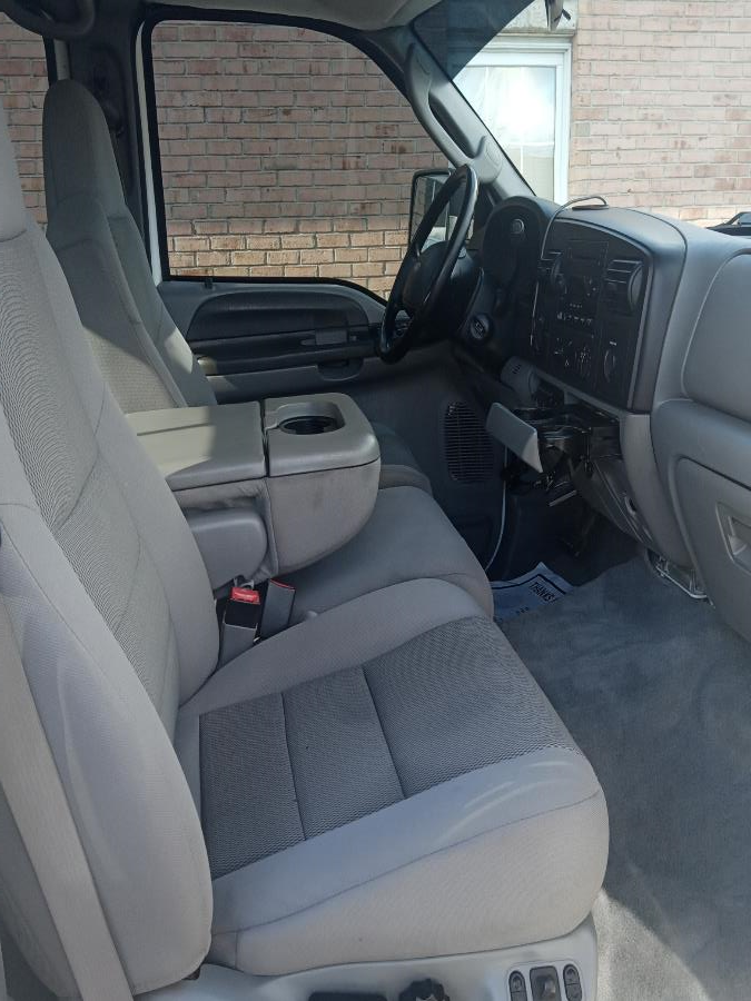 2006 Ford Super Duty F-250 Crew Cab 172" XLT 4WD, available for sale in New Britain, Connecticut | Supreme Automotive. New Britain, Connecticut 2006 Ford Super Duty F-250 Crew Cab 172" XLT 4WD, available for sale in New Britain, Connecticut | Supreme Automotive. New Britain, Connecticut