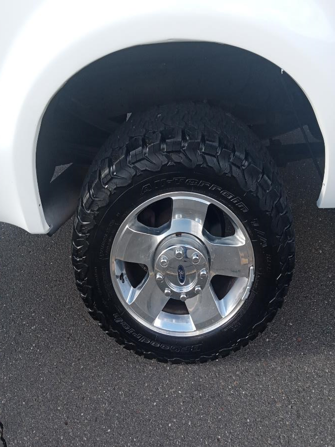 2006 Ford Super Duty F-250 Crew Cab 172" XLT 4WD, available for sale in New Britain, Connecticut | Supreme Automotive. New Britain, Connecticut 2006 Ford Super Duty F-250 Crew Cab 172" XLT 4WD, available for sale in New Britain, Connecticut | Supreme Automotive. New Britain, Connecticut