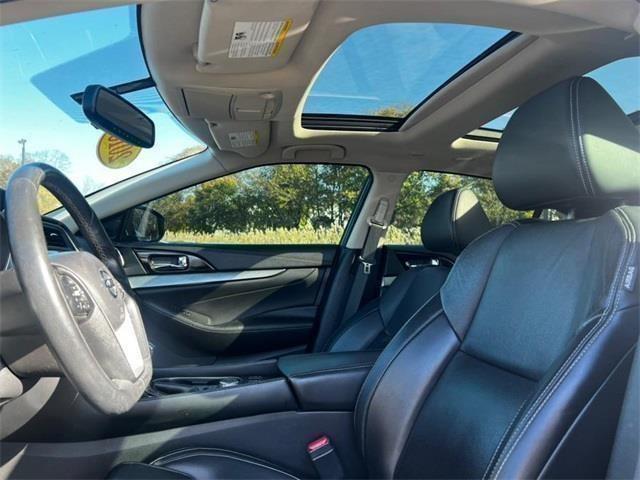 2016 Nissan Maxima 3.5 SL, available for sale in Stratford, Connecticut | Wiz Leasing Inc. Stratford, Connecticut 2016 Nissan Maxima 3.5 SL, available for sale in Stratford, Connecticut | Wiz Leasing Inc. Stratford, Connecticut