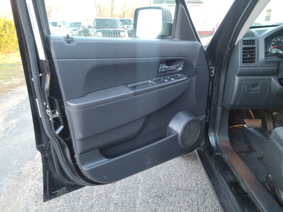 2010 Jeep Liberty 4WD 4dr Sport, available for sale in East Windsor, Connecticut | Toro Auto. East Windsor, Connecticut 2010 Jeep Liberty 4WD 4dr Sport, available for sale in East Windsor, Connecticut | Toro Auto. East Windsor, Connecticut