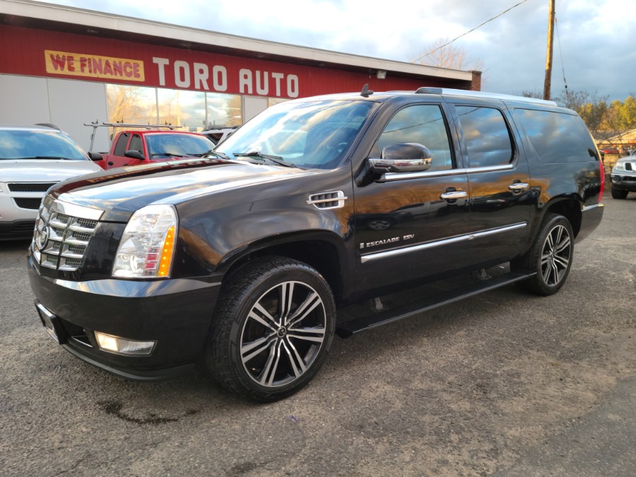 2008 Cadillac Escalade ESV AWD 4dr DVD Loaded, available for sale in East Windsor, Connecticut | Toro Auto. East Windsor, Connecticut