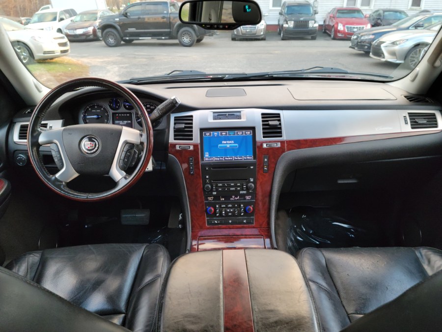 2008 Cadillac Escalade ESV AWD 4dr DVD Loaded, available for sale in East Windsor, Connecticut | Toro Auto. East Windsor, Connecticut 2008 Cadillac Escalade ESV AWD 4dr DVD Loaded, available for sale in East Windsor, Connecticut | Toro Auto. East Windsor, Connecticut