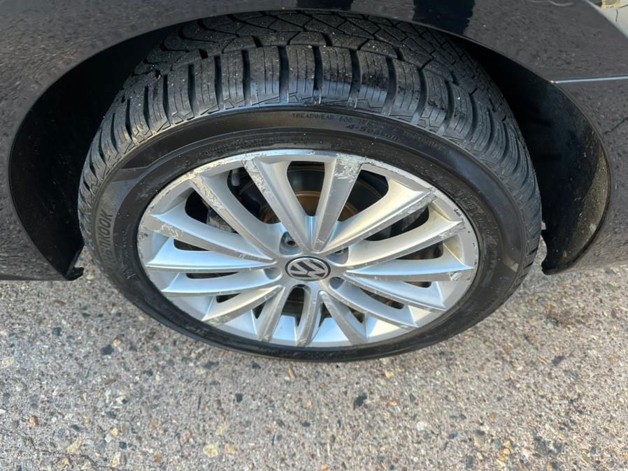 2013 Volkswagen Jetta Sedan 4dr Auto SEL w/Nav, available for sale in Manchester, Connecticut | Carsonmain LLC. Manchester, Connecticut 2013 Volkswagen Jetta Sedan 4dr Auto SEL w/Nav, available for sale in Manchester, Connecticut | Carsonmain LLC. Manchester, Connecticut