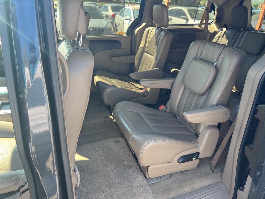 Used Chrysler Town & Country 4dr Wgn Touring-L 2014 | Central florida Auto Trader. Kissimmee, Florida Used Chrysler Town & Country 4dr Wgn Touring-L 2014 | Central florida Auto Trader. Kissimmee, Florida