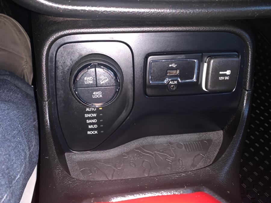 2016 Jeep Renegade 4WD 4dr Trailhawk, available for sale in Old Saybrook, Connecticut | Saybrook Auto Barn. Old Saybrook, Connecticut 2016 Jeep Renegade 4WD 4dr Trailhawk, available for sale in Old Saybrook, Connecticut | Saybrook Auto Barn. Old Saybrook, Connecticut